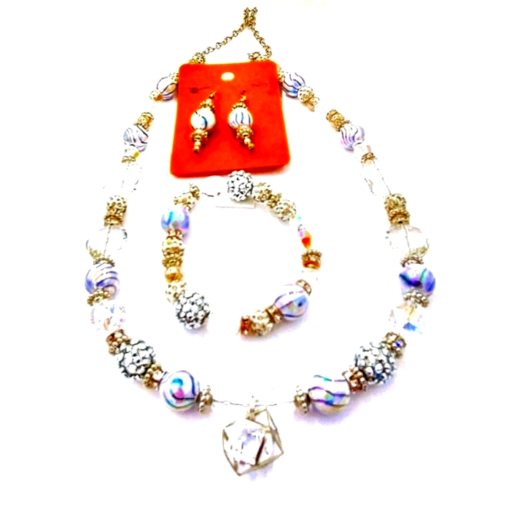 257NEB129. Handmade 3-piece  Clear & Marble Necklace Set.